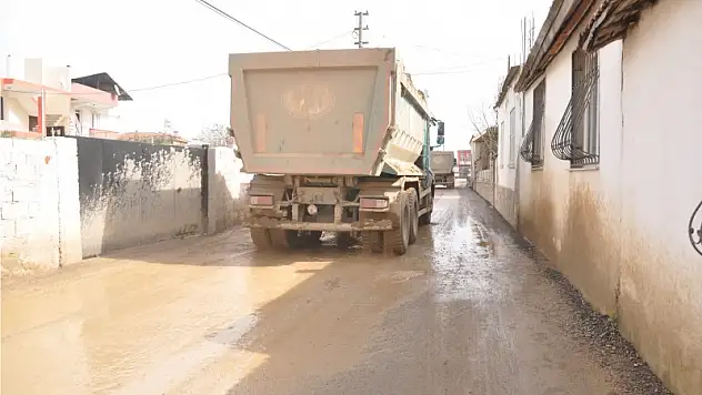 Çamur deryasına döndü