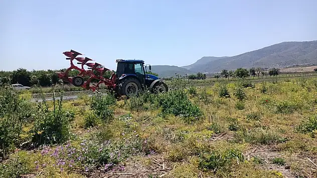 Çiftçinin derdi bitmiyor! Mazot bir yılda 3 buçuk kat arttı!