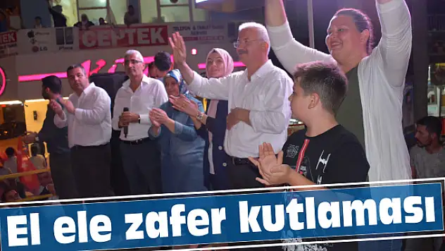 El ele zafer kutlaması