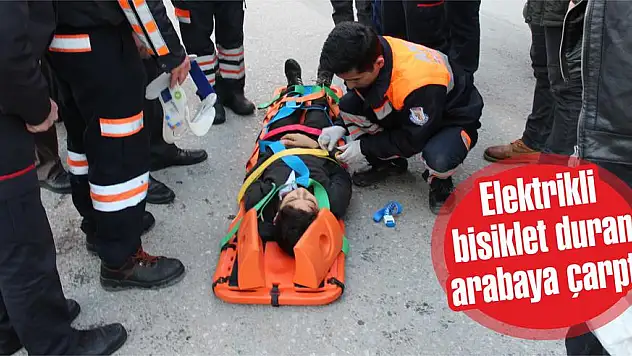 Elektrikli bisiklet duran arabaya çarptı