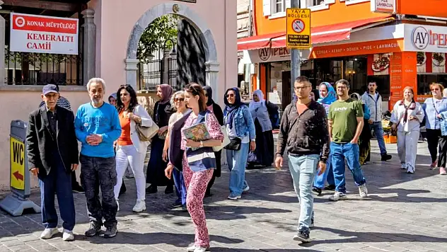 Emeklilere ücretsiz İzmir gezisi başladı: İşte gün gün gezi programı