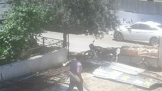 EVLERİN BAHÇESİNE İZİNSİZ GİREN HURDACILAR BIKTIRDI