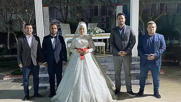 Güzeloğlu ve Özden ailelerinin mutlu günü