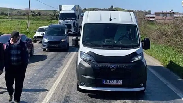 Hatalı sollama: Otomobil kamyonla çarpıştı, 1 yaralı