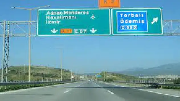 İZMİR – AYDIN OTOBANI TRAFİĞE KAPATILDI!