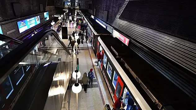 İzmir metrosunda artık telefonlar devre dışı kalmayacak
