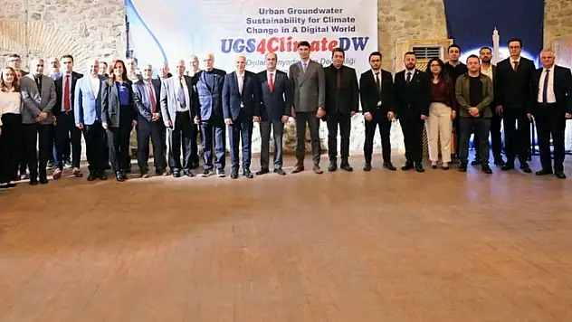 İzmir'de su krizi ve yeraltısularının sürdürülebilirliği panelde ele alındı