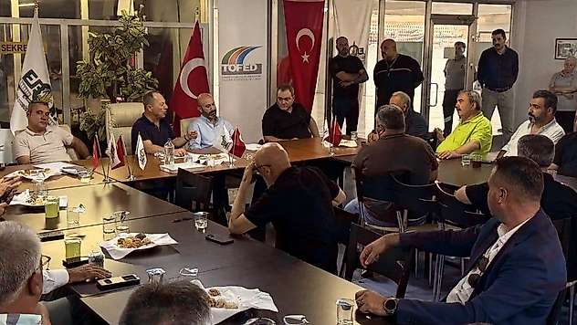 İzmir Otogarı'nda birlik mesajı: Esnaf tek çatı altında buluştu