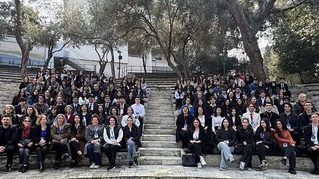 İzmirli öğrenciler Disiplinler Arası Öğrenci Çalıştayı'nda buluştu