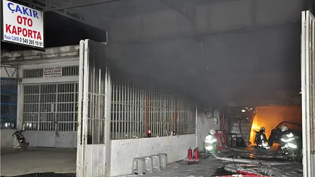 KAPORTACI DÜKKANI CAYIR CAYIR YANDI