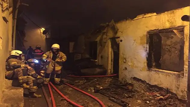 korkutan yangın: 1 ev kül oldu!