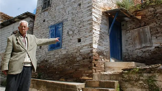 Köy evlerinin fiyatı Sadık İleri ile yarışıyor