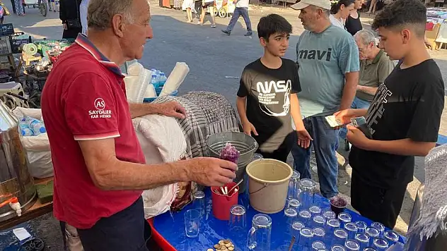 KÜÇÜK MENDERES İLÇELERİNDE 50 YILDIR KAR HELVASI SATIYOR