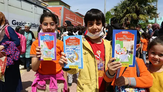 Masal Dünyası'nda çocuklar sirk tiyatrosu ile buluştu