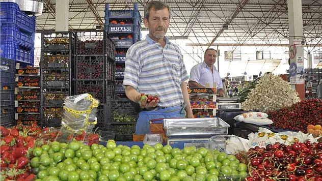 Meyve sevindirdi etiketler üzdü