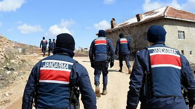 MOTOR HIRSIZI JANDARMADAN KAÇAMADI