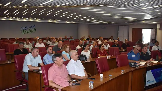 Muhtarların sorunu internet kabloları oldu