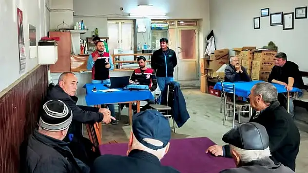 ÖDEMİŞ'TE ÇİFTÇİLERLE BİLGİLENDİRME TOPLANTISI