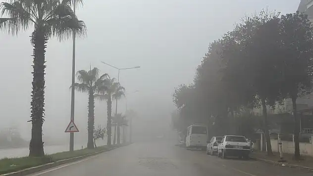 ÖDEMİŞ 'TE SABAH SAATLERİNDE SİS ETKİLİ OLDUV