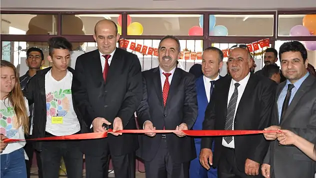 Öğrenciler, bilim fuarı açtı