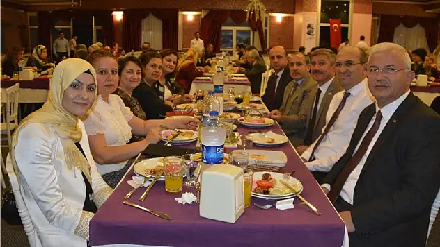 Öğretmenleri unutmadı