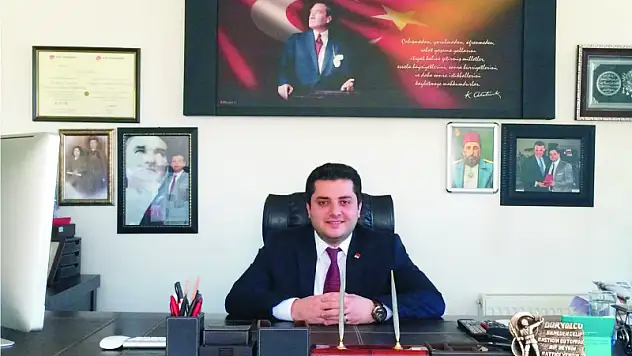 Övünç Demir'den Abdülhamit çikisi