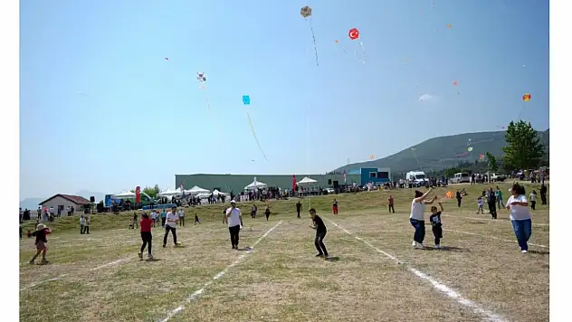 Pazar günü gökyüzü rengarenk olacak