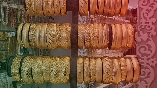 Altınlar pazardan Allah korusun nazardan!