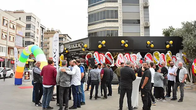 Sevilen Bakraç'a görkemli açılış