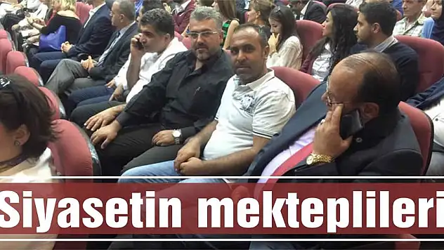 Siyasetin mekteplileri