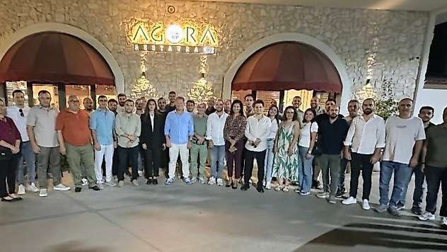 Terfisini şehit babasına ve annesine adadı