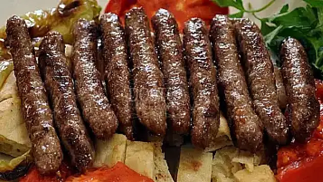 Tire düğünlerinde Ödemiş Köfte seçimi tartışma yarattı