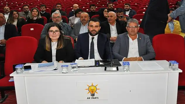 Torbalı Belediye Meclisi'nde canlı yayın gerilimi!