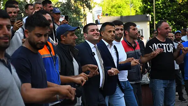 TORBALI BELEDİYESİ 1 MAYIS'I HALAYLARLA KUTLADI