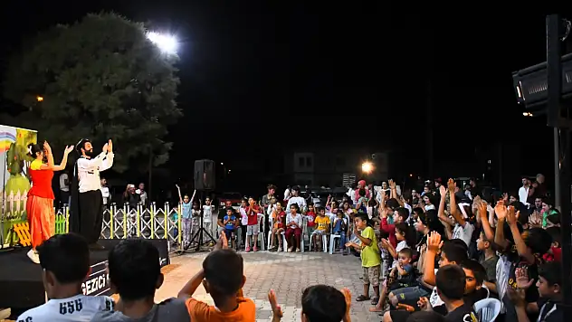 Torbalı Belediyesi'nden çocuklara tiyatro ziyafeti