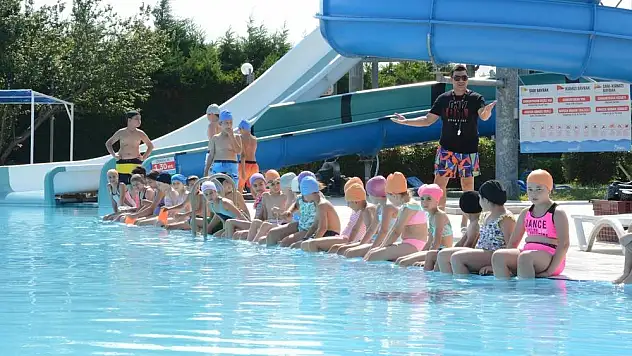 TORBALI BELEDİYESİ ÜCRETSİZ YÜZME KURSLARI BAŞLADI