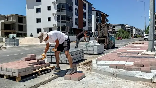 TORBALI BELEDİYESİ’NDEN BU KEZ KALDIRIM ATAĞI