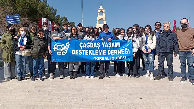  Torbalı ÇYDD, şehitlerine saygı için Çanakkale'de