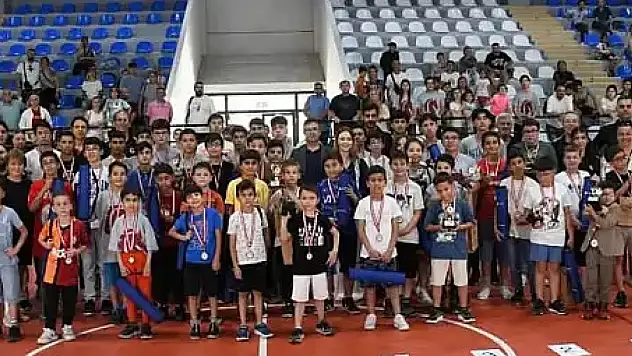 Torbalı'da 10. Ulusal Egemenlik Satranç Turnuvası nefes kesti