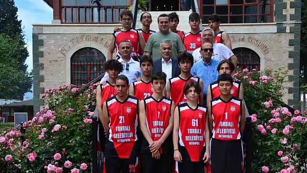 Torbalı'nın yıldızları Başkan Tekin ile buluştu