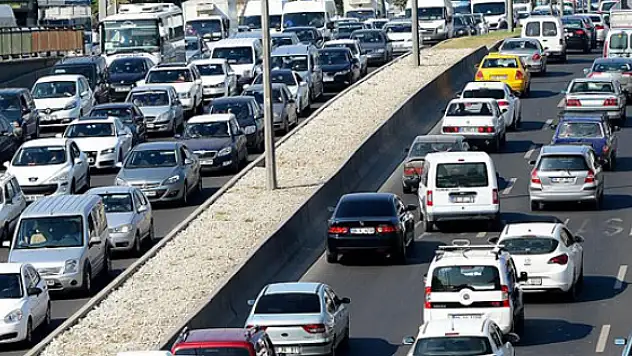 Trafiğe kayıtlı araç sayısı 23 milyona dayandı