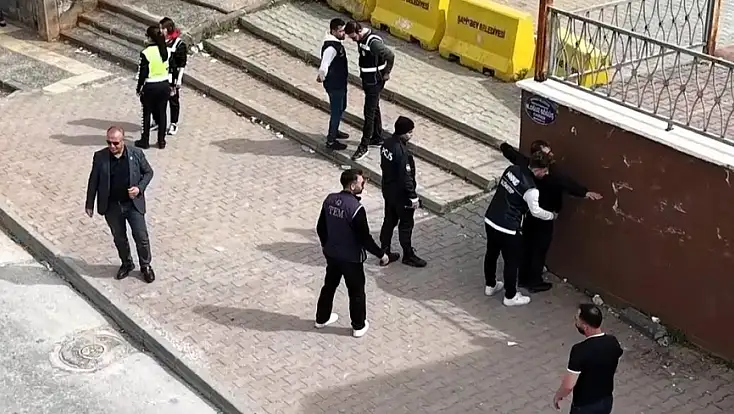 Okul önlerinde en az 2 polis görevlendirilecek