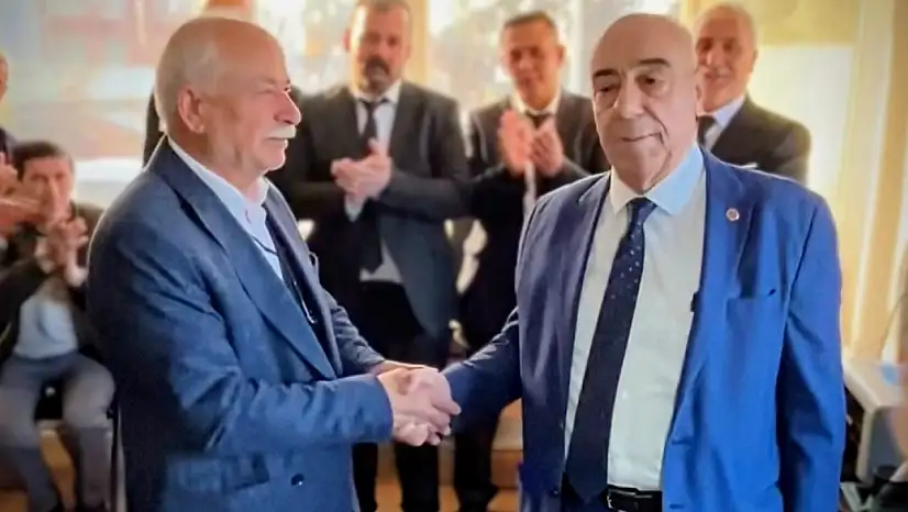 Cıva İsmail Akman yeniden başkan: Torbalı Şoförler Odası'nda devir teslim