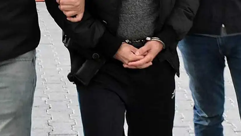 Çuvaldan cephanelik çıktı