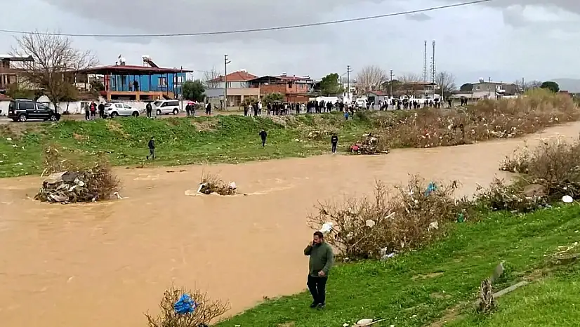 Dereye düşen çocuk aranıyor