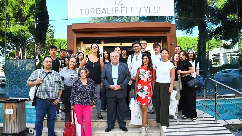 Erasmus öğrencileri belediyeyi ziyaret etti