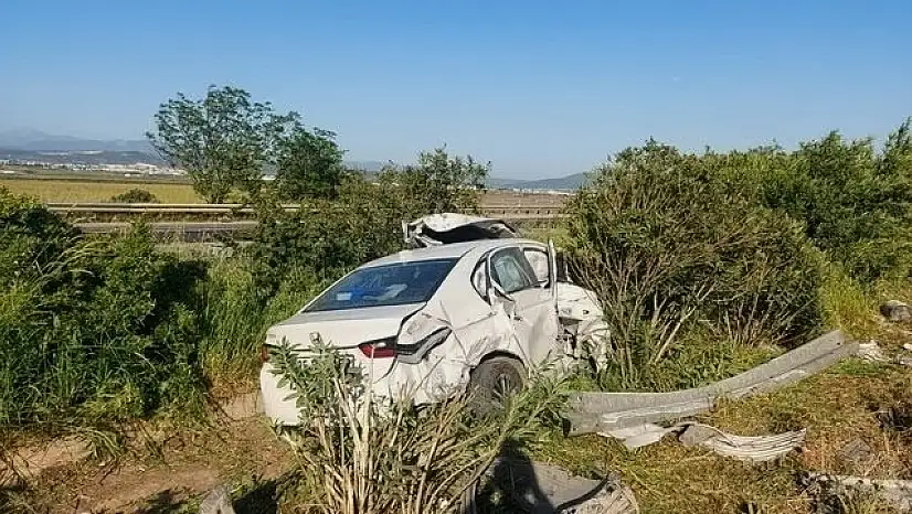 İzmir-Aydın Otoyolu'nda kaza: Otomobil sürücüsü yaralandı