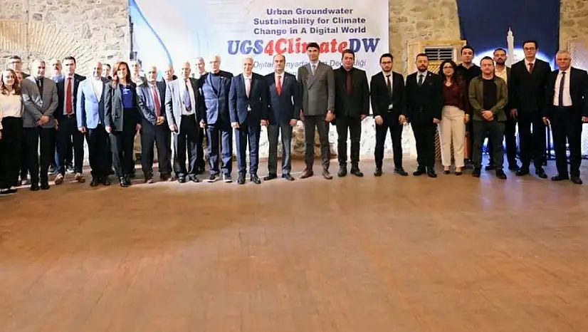 İzmir'de su krizi ve yeraltısularının sürdürülebilirliği panelde ele alındı