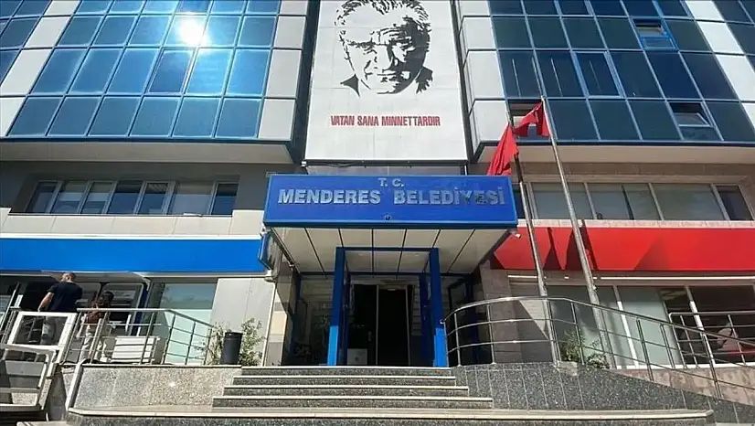 Menderes Belediye Meclisi'nde 5 istifa