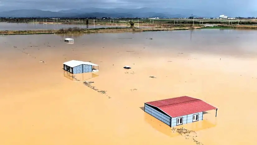 Ova da hobi bahçeleri  de sular altında kaldı